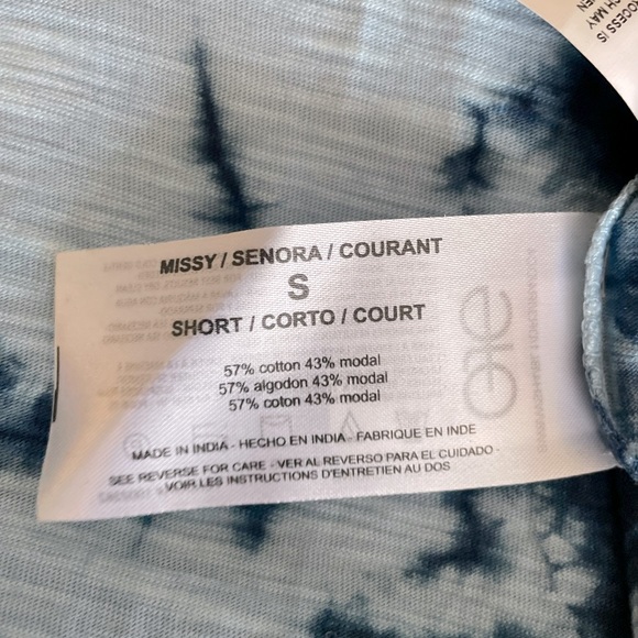 William Rast Tie Dye V-Neck T-Shirt - Size S - Picture 11 of 11